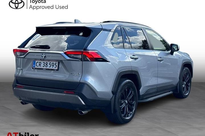 Sølv Toyota RAV4 fra 2020