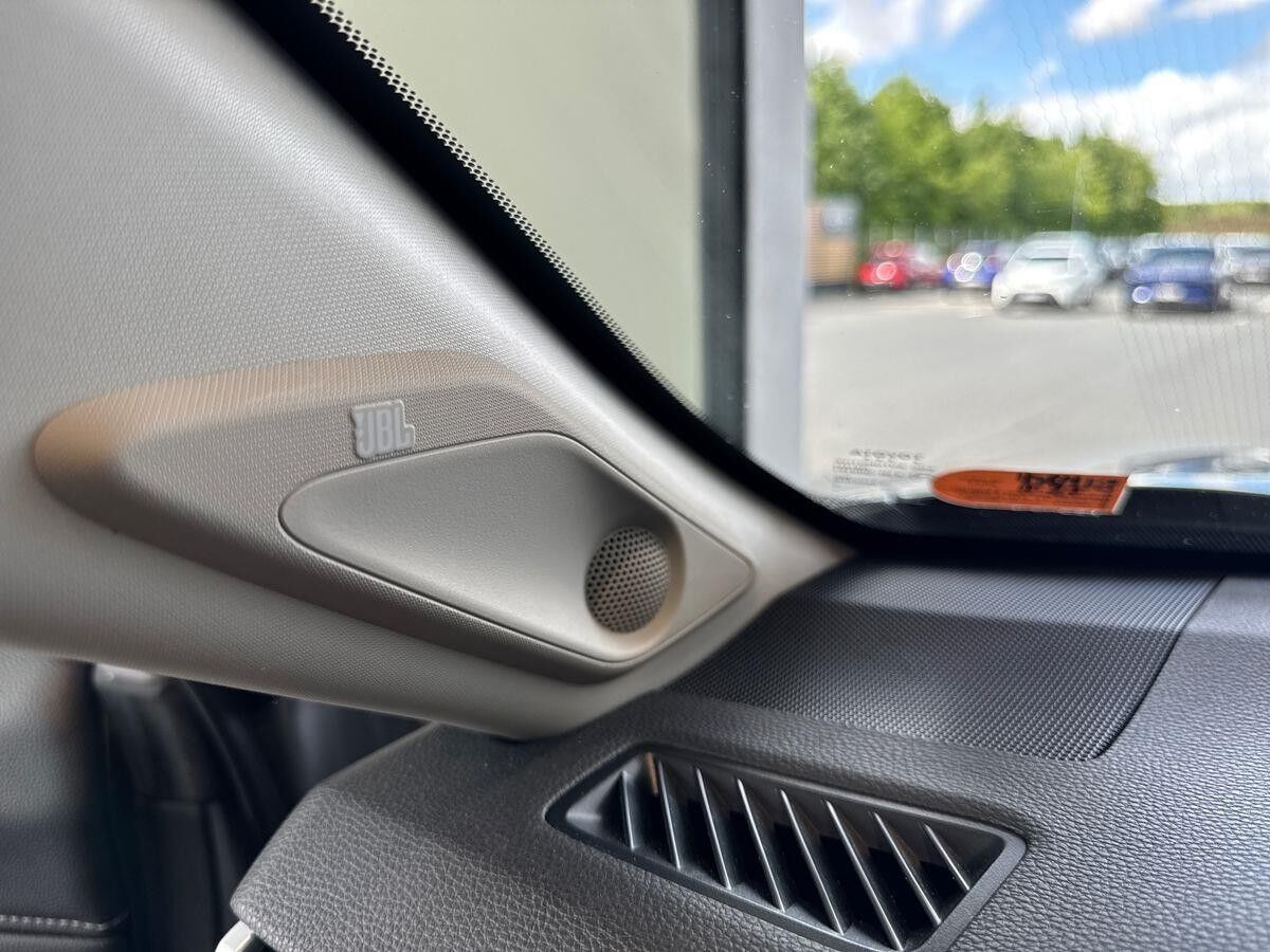 Sølv Toyota RAV4 fra 2020