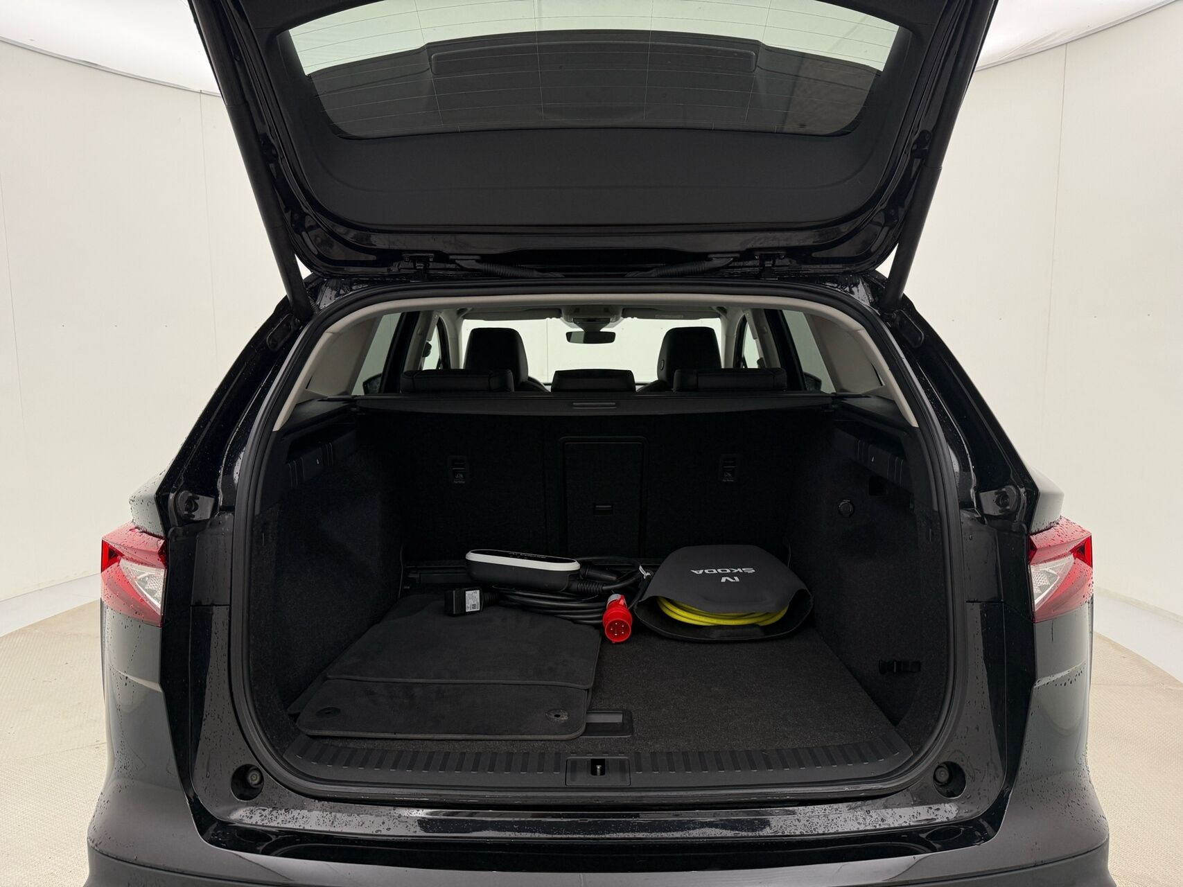Sort Skoda Enyaq fra 2023
