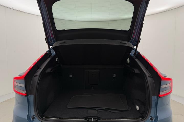 Blå Volvo C40 fra 2023