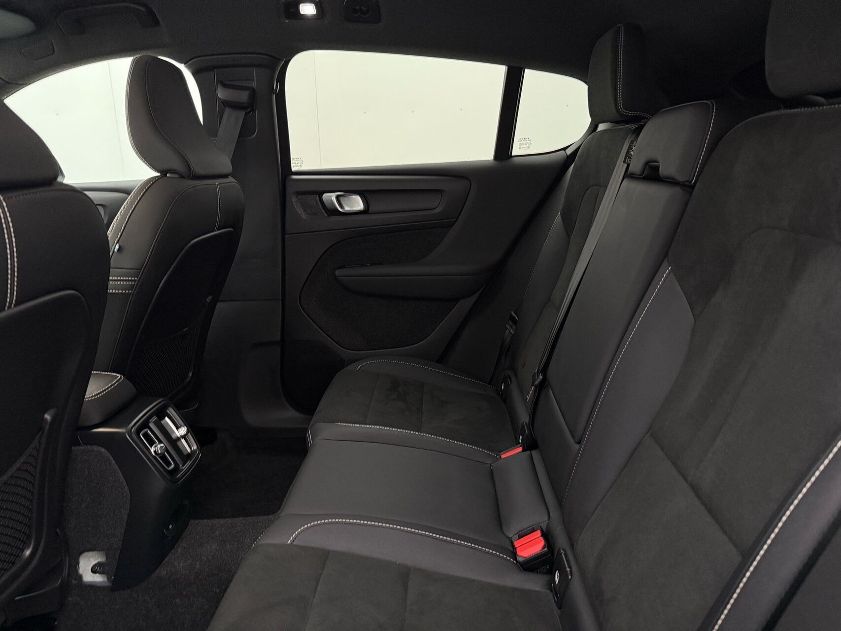 Blå Volvo C40 fra 2023