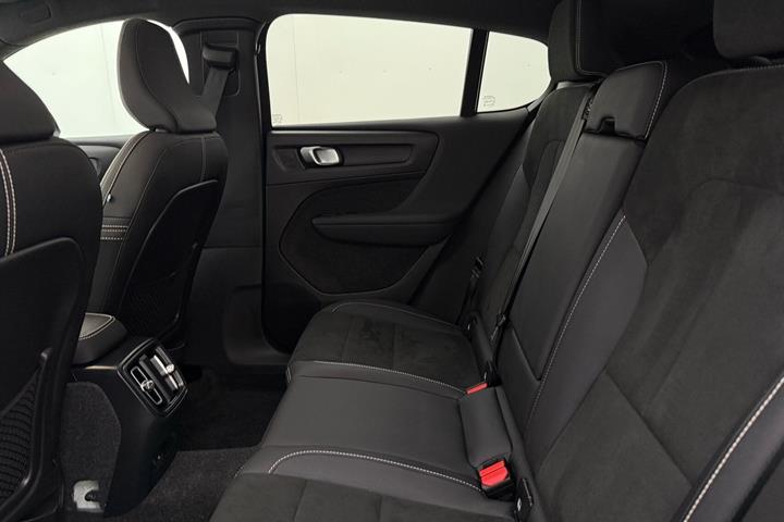 Blå Volvo C40 fra 2023