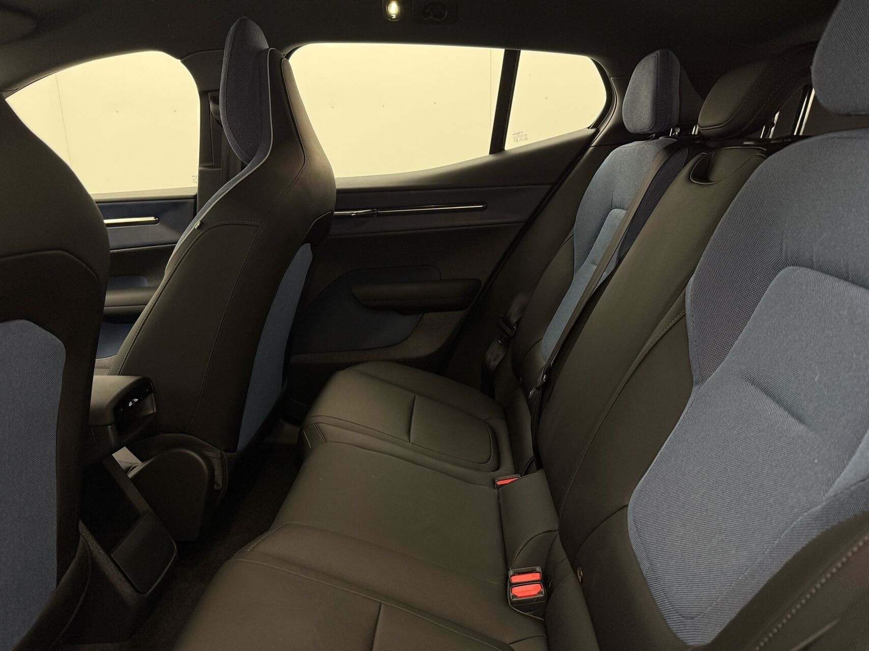 Grå Volvo EX30 fra 2024
