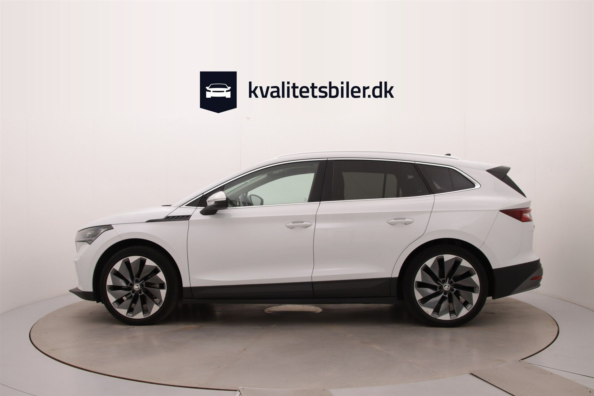 Hvid Skoda Enyaq fra 2021