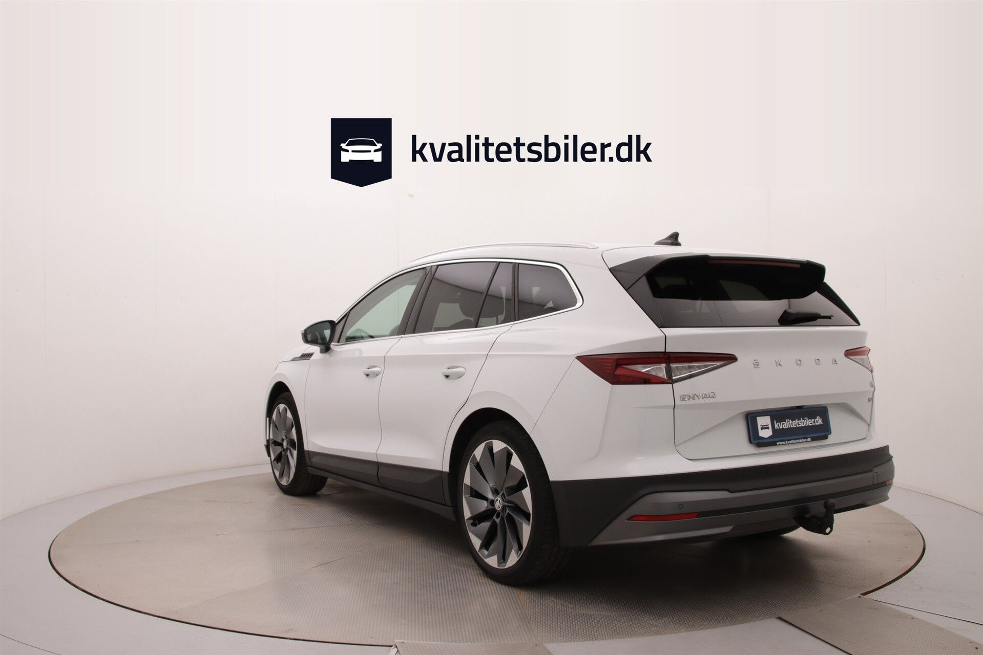 Hvid Skoda Enyaq fra 2021
