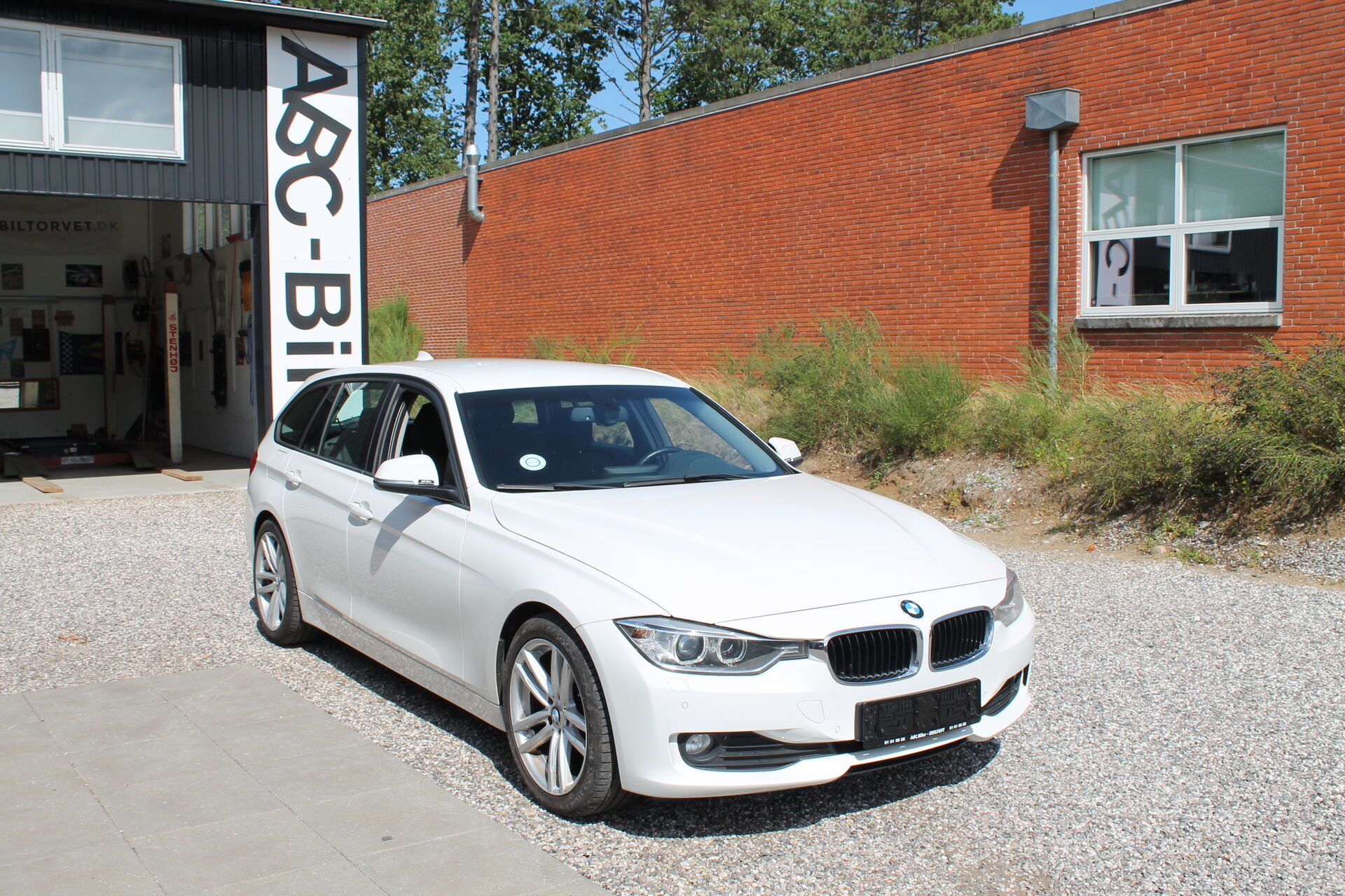 Hvid BMW 320d fra 2014