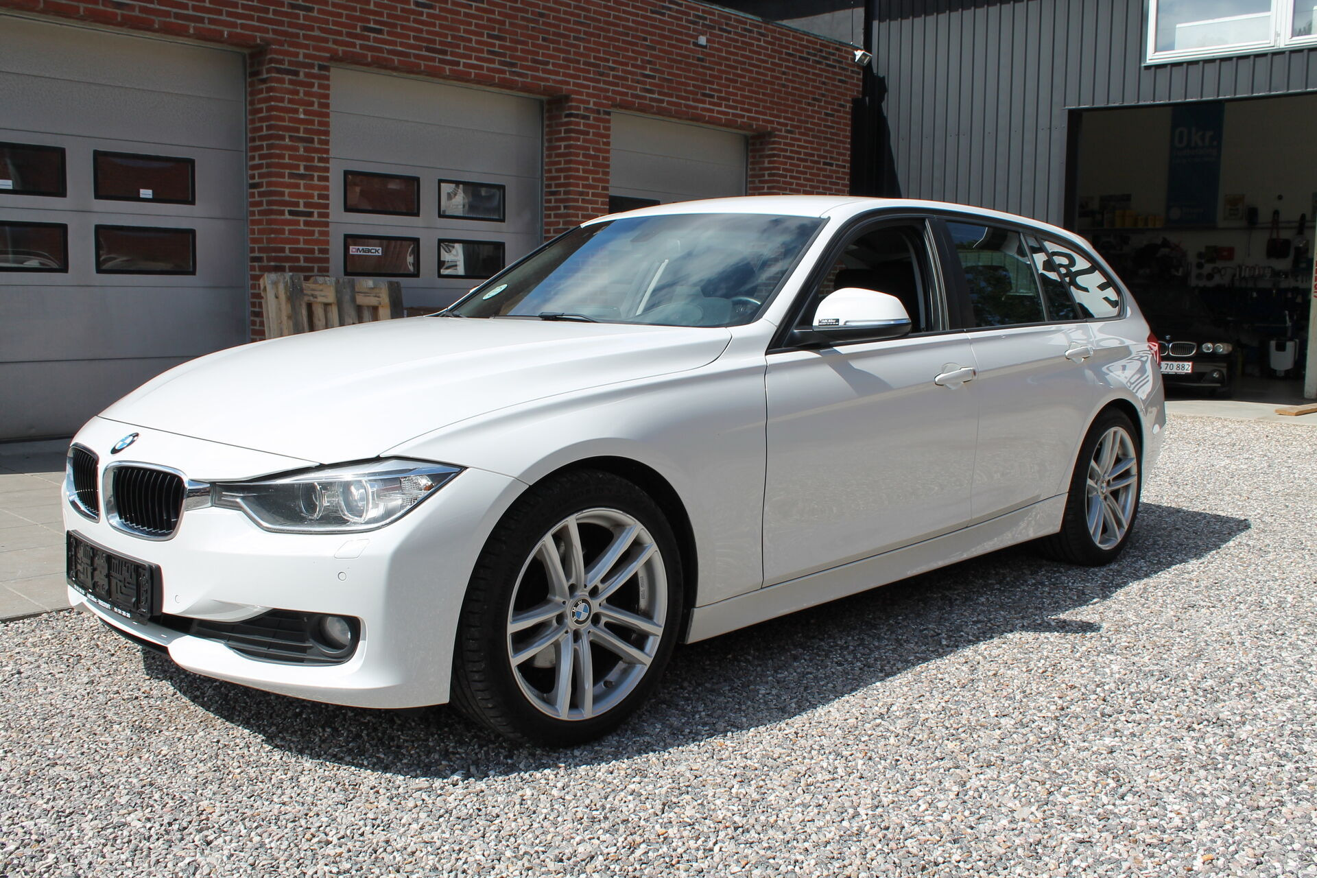 Hvid BMW 320d fra 2014