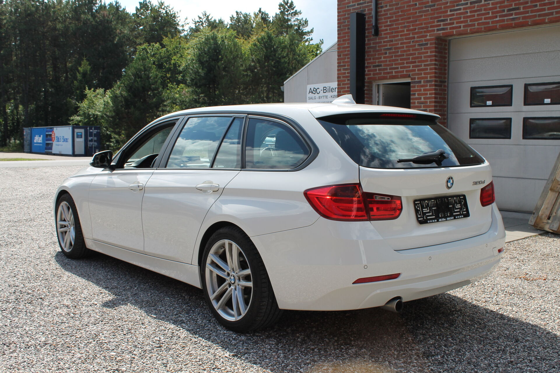 Hvid BMW 320d fra 2014