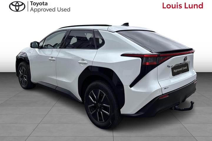 Hvid Toyota BZ4X fra 2026