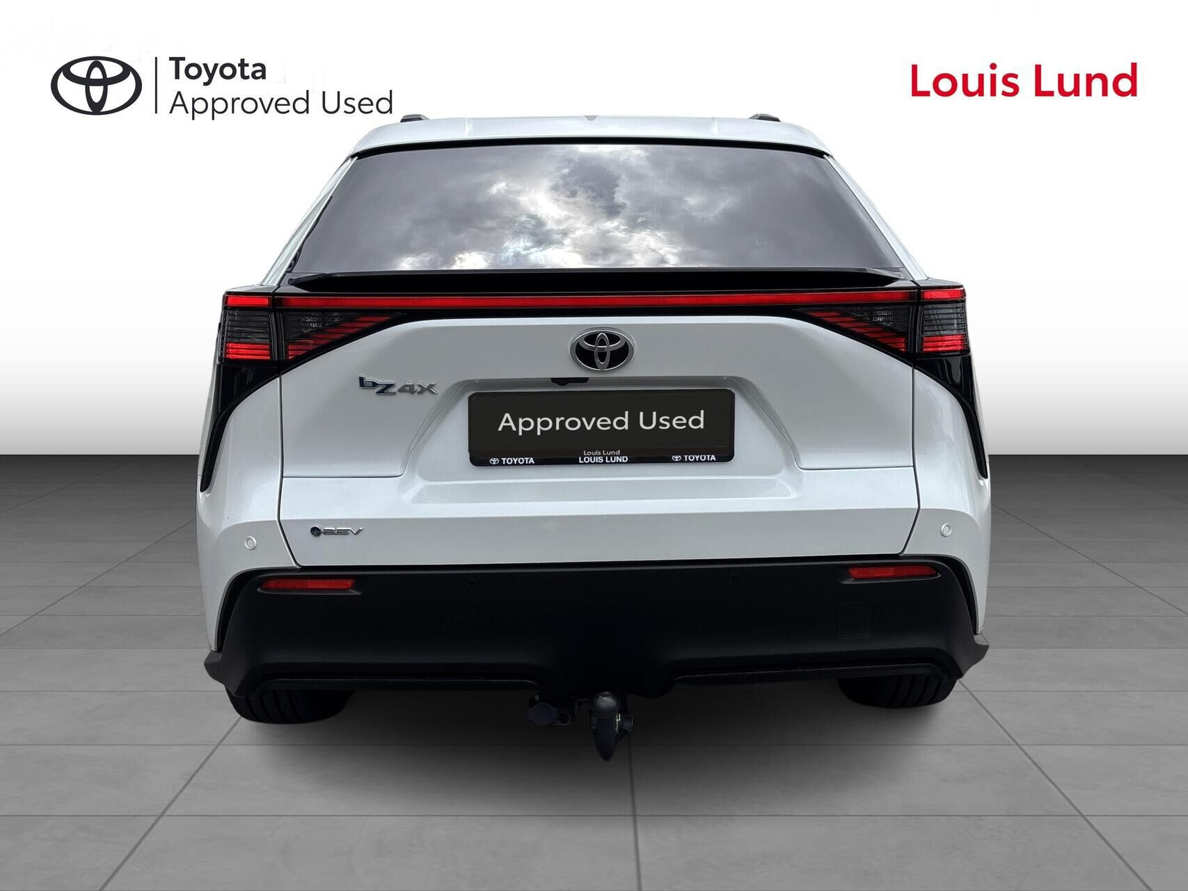 Hvid Toyota BZ4X fra 2026