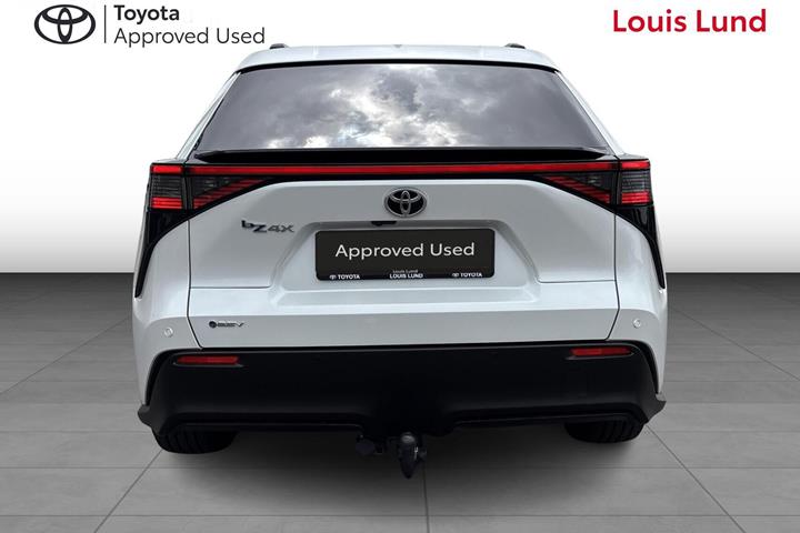 Hvid Toyota BZ4X fra 2026