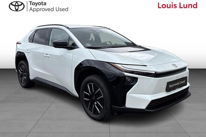 Hvid Toyota BZ4X fra 2026