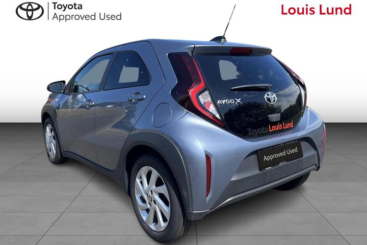 Grå Toyota Aygo X fra 2024