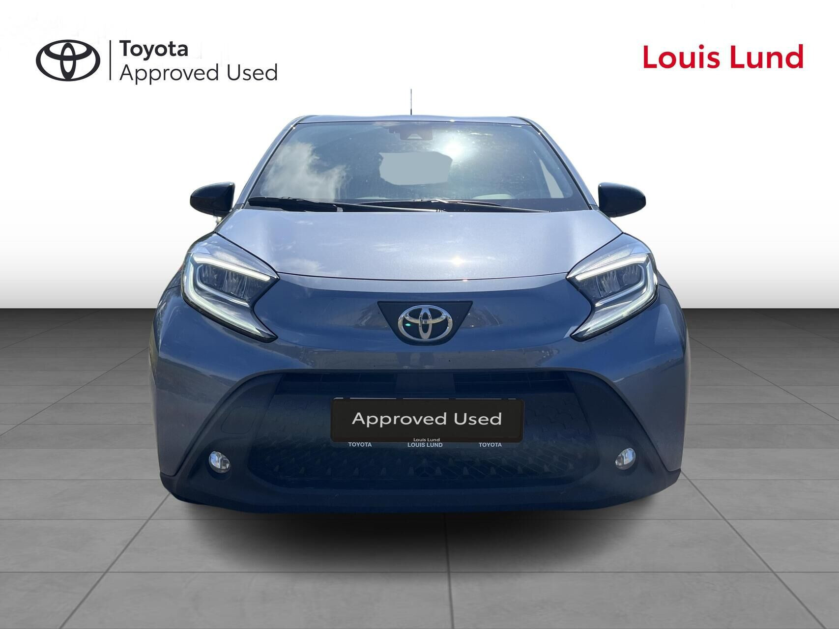 Grå Toyota Aygo X fra 2024
