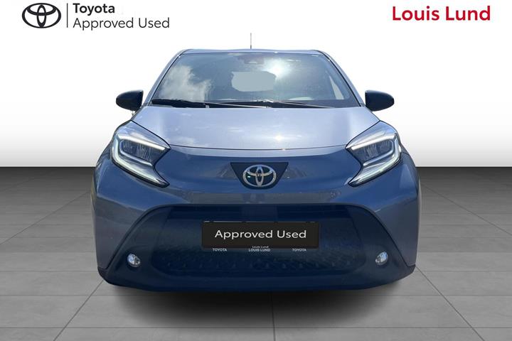 Grå Toyota Aygo X fra 2024