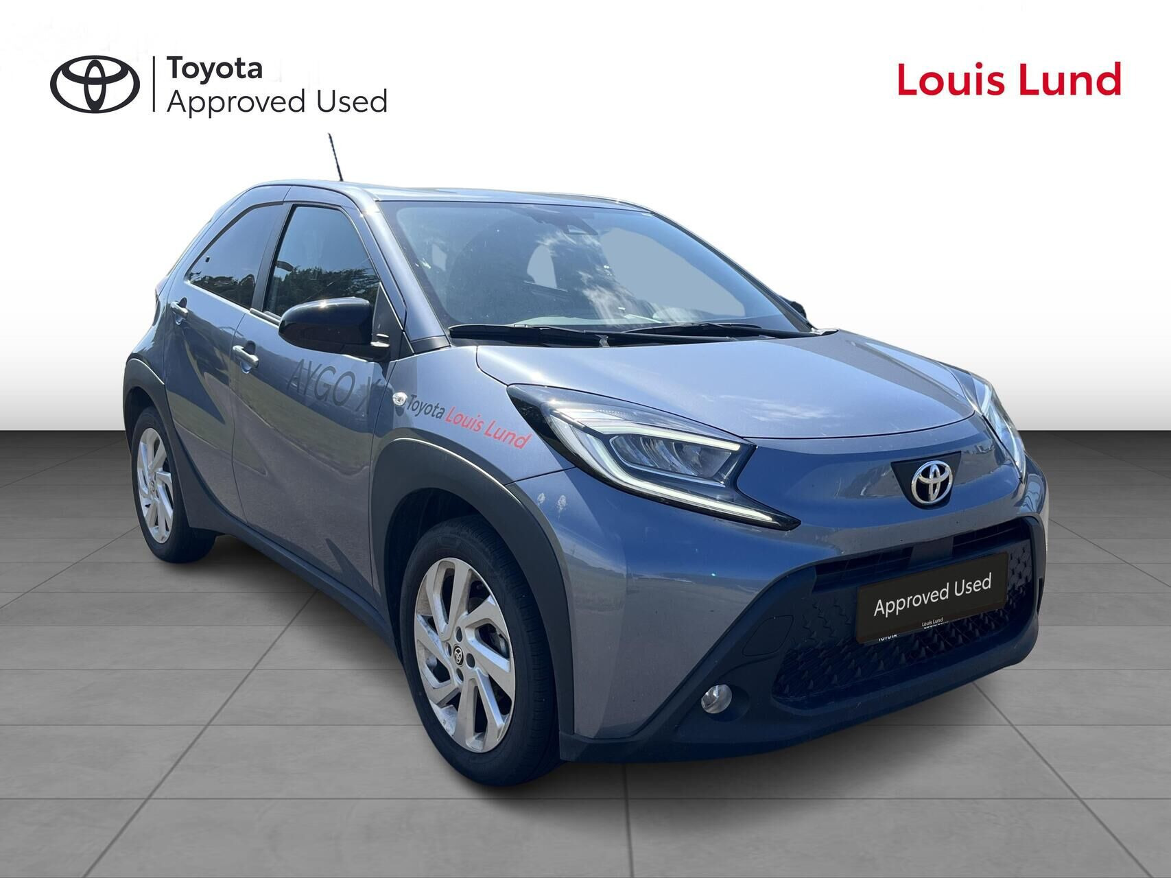 Grå Toyota Aygo X fra 2024