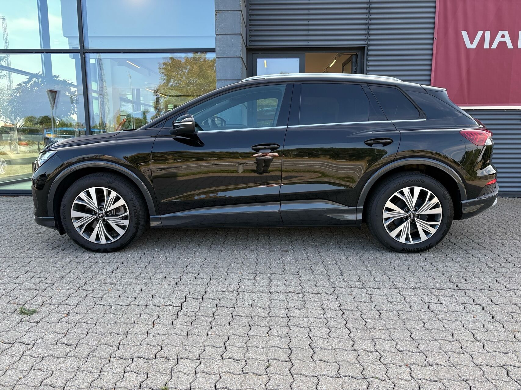 Sort Audi Q4 fra 2023