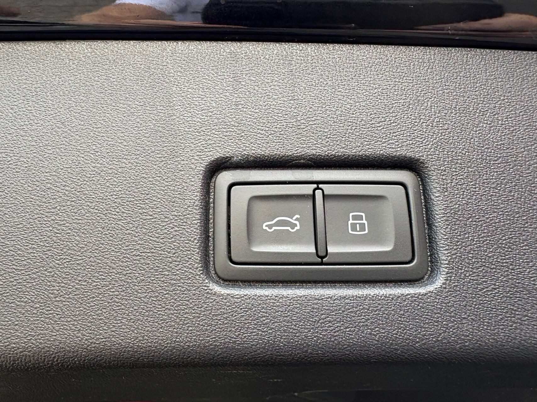 Sort Audi Q4 fra 2023