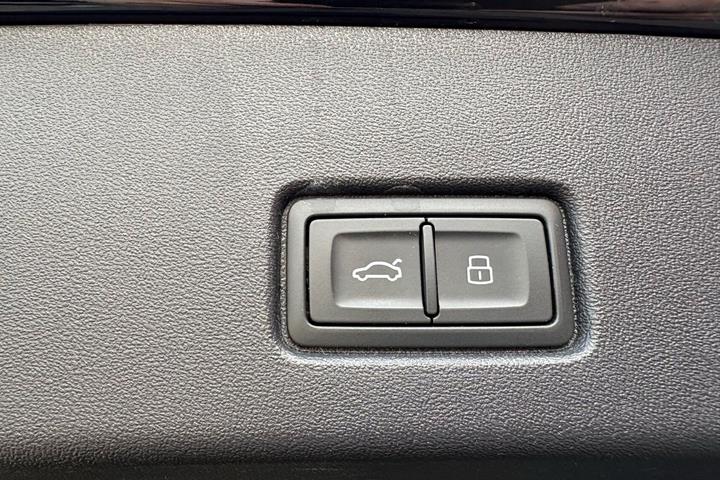 Sort Audi Q4 fra 2023