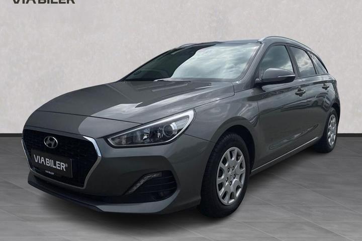 Grå Hyundai i30 fra 2019 set udefra
