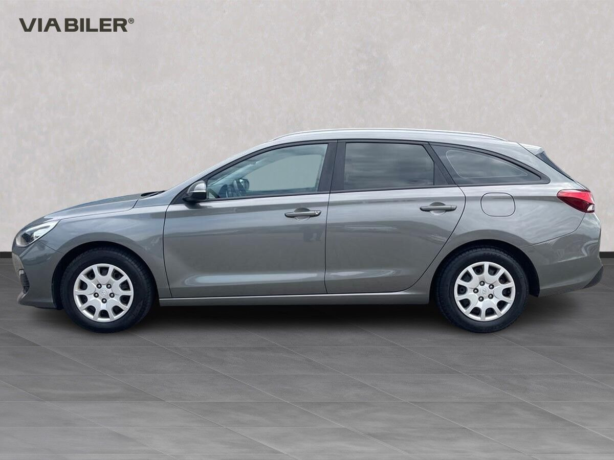 Grå Hyundai i30 fra 2019