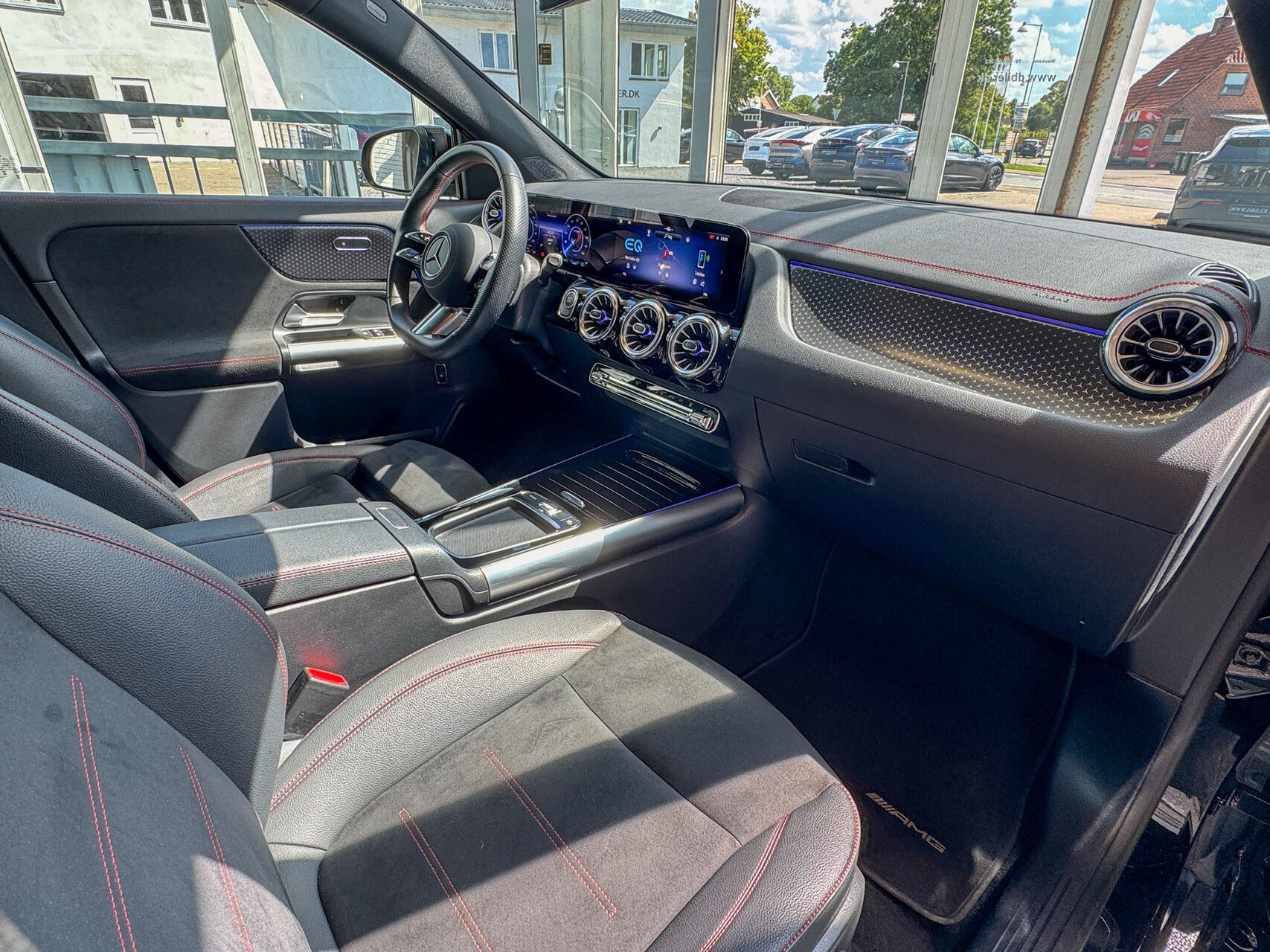 Sort Mercedes EQA 250+ fra 2024