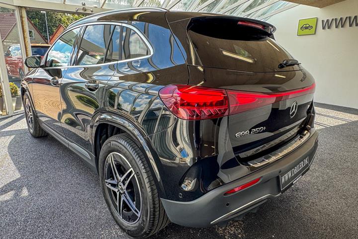 Sort Mercedes EQA 250+ fra 2024