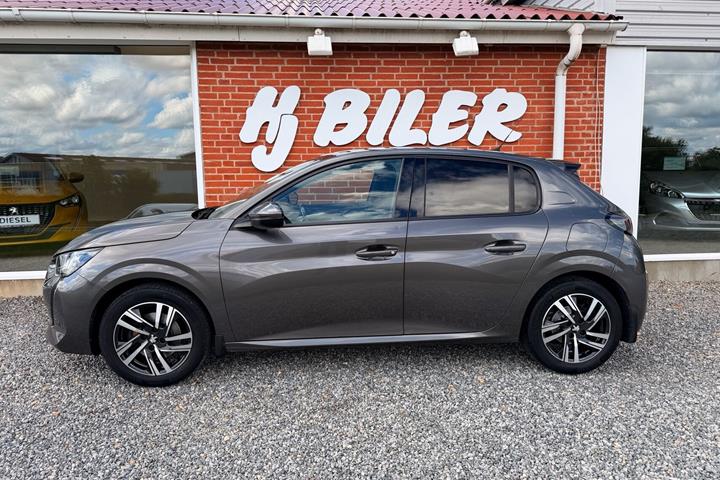 Sort Peugeot 208 fra 2020