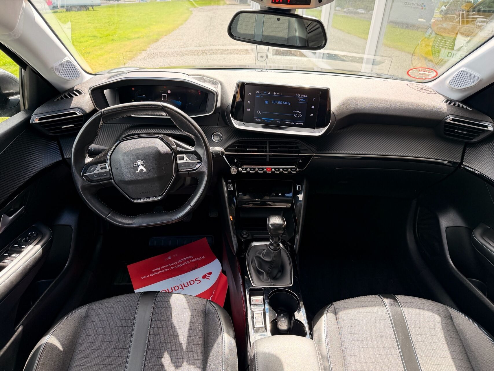 Sort Peugeot 208 fra 2020