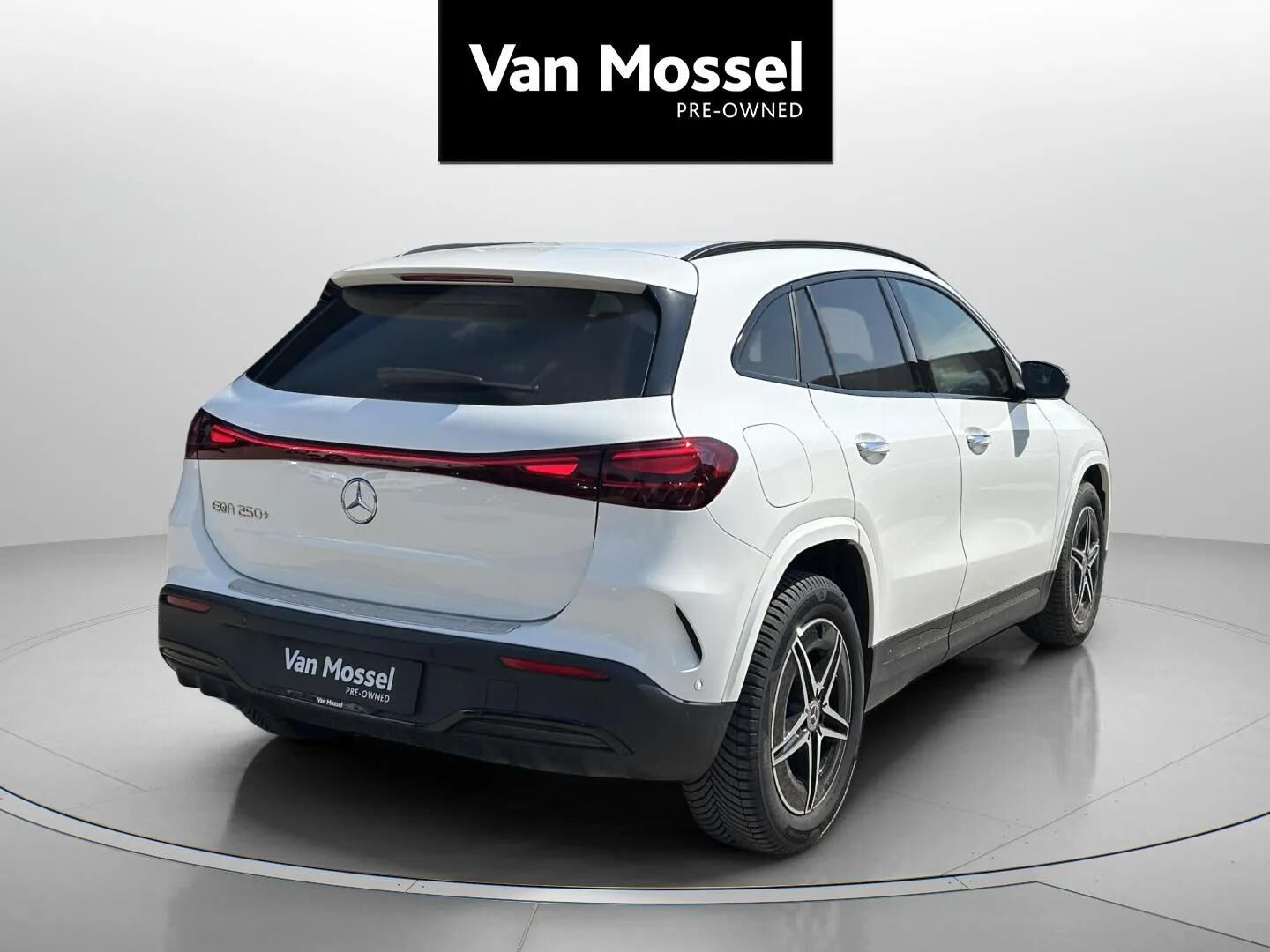 Hvid Mercedes EQA 250+ fra 2025