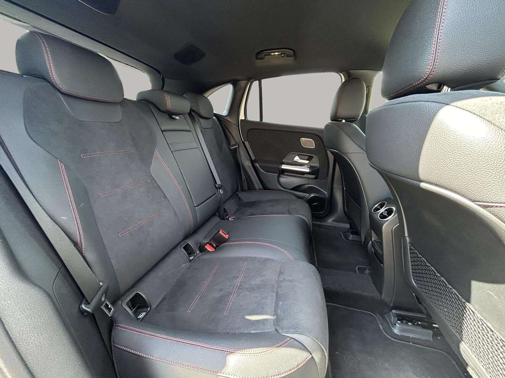 Hvid Mercedes EQA 250+ fra 2025