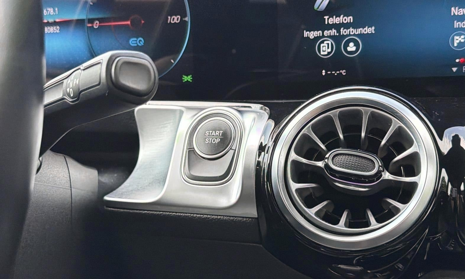 Sort Mercedes EQB250+ fra 2023