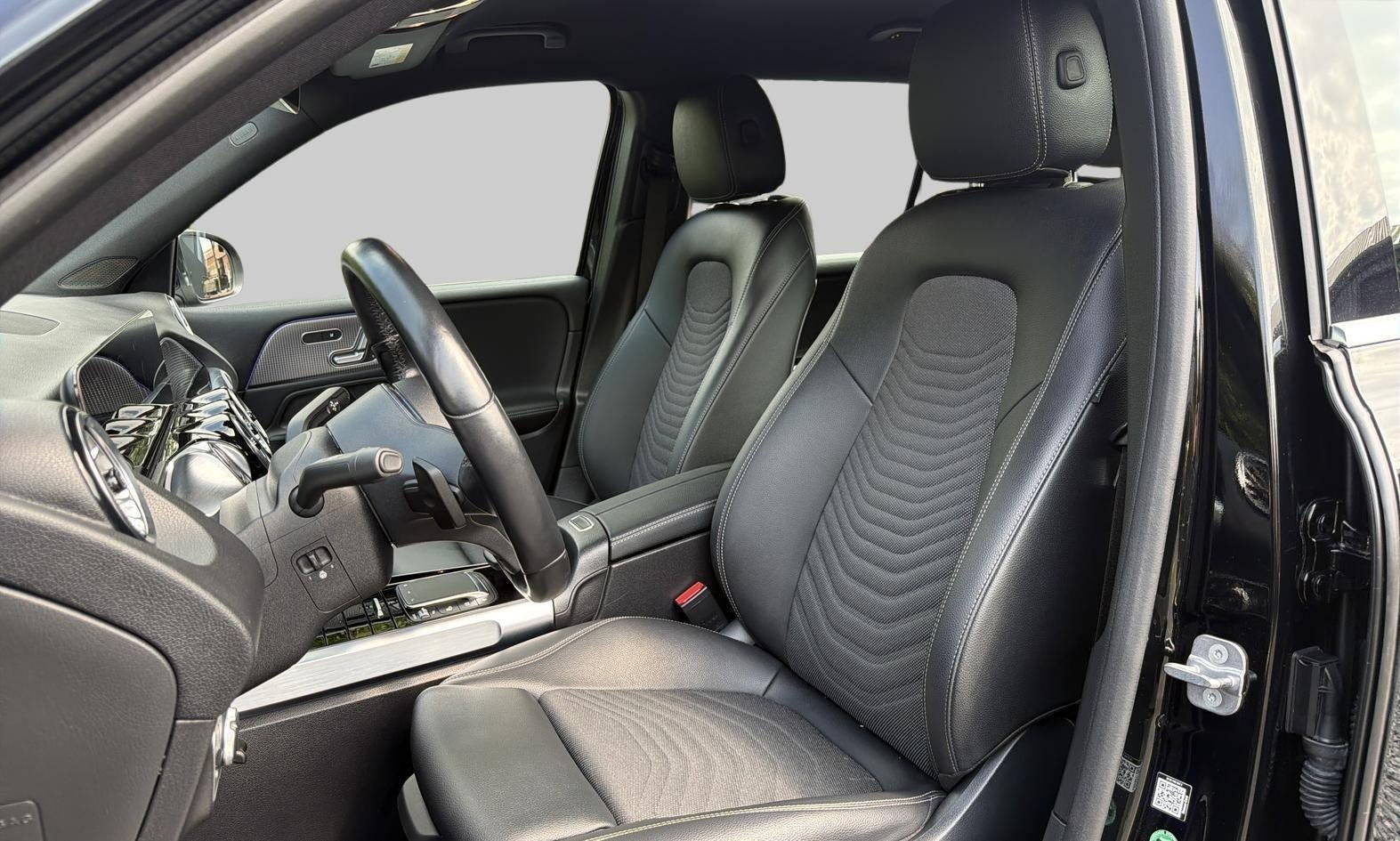 Sort Mercedes EQB250+ fra 2023