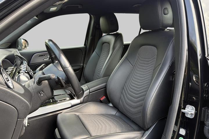 Sort Mercedes EQB250+ fra 2023