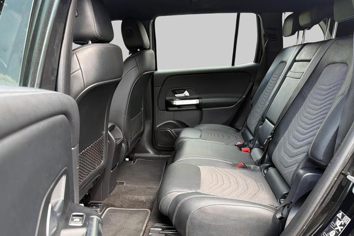 Sort Mercedes EQB250+ fra 2023
