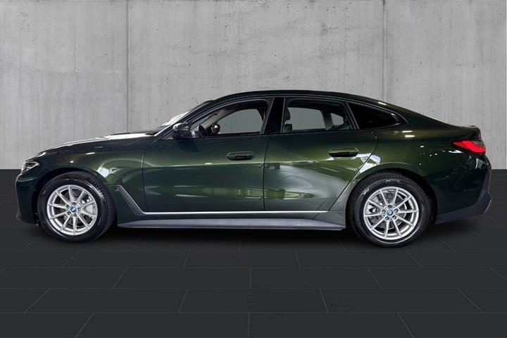 Grøn BMW i4 fra 2022