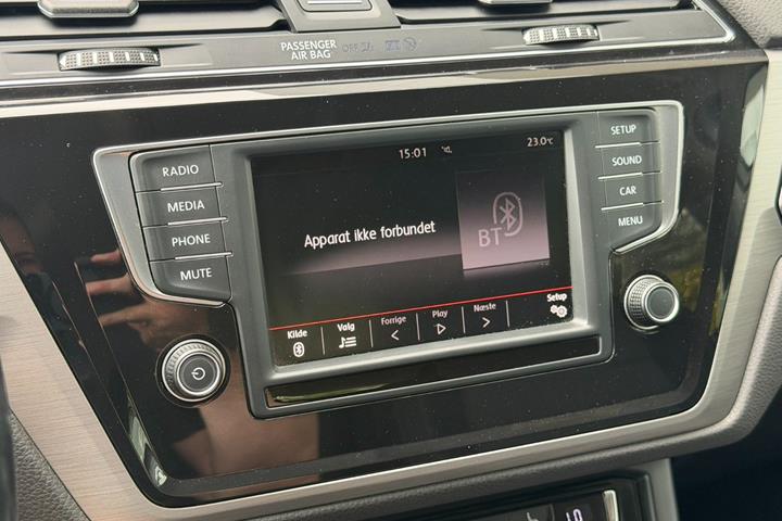 Sølv VW Touran fra 2016