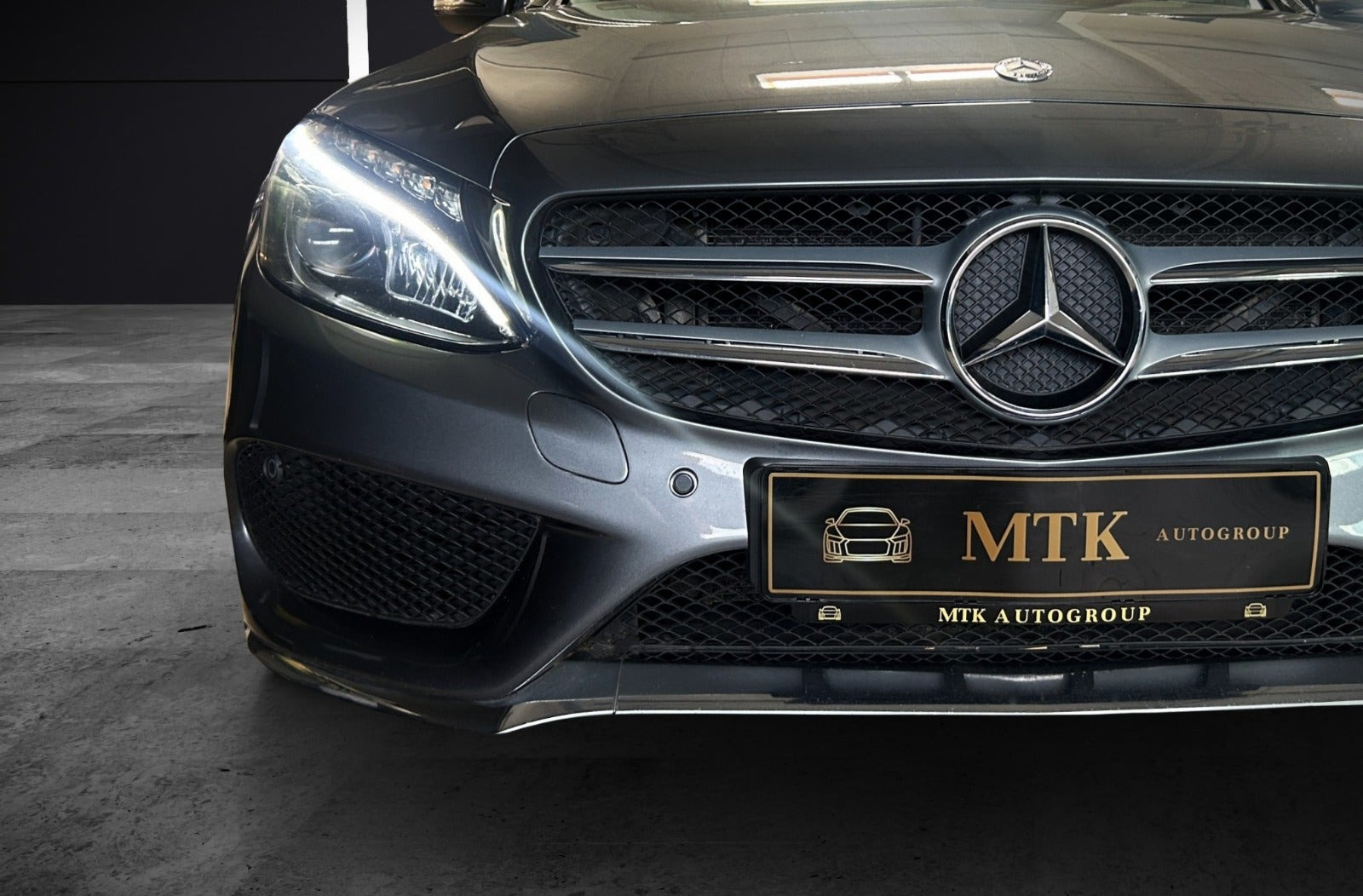 Grå Mercedes C220 d fra 2017