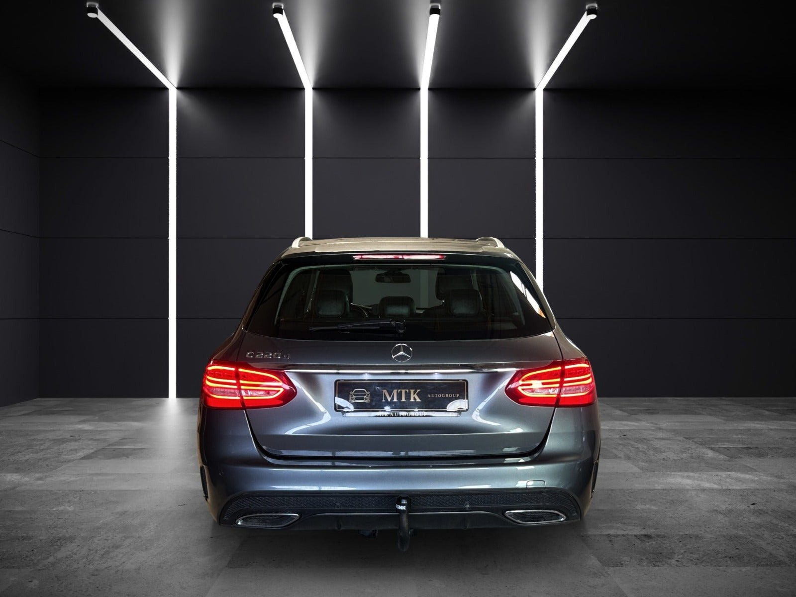 Grå Mercedes C220 d fra 2017