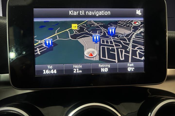 Grå Mercedes C220 d fra 2017