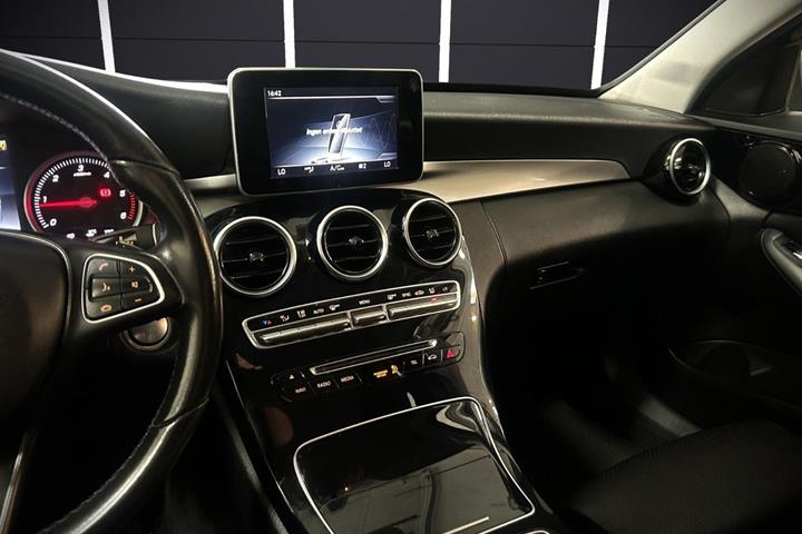 Grå Mercedes C220 d fra 2017