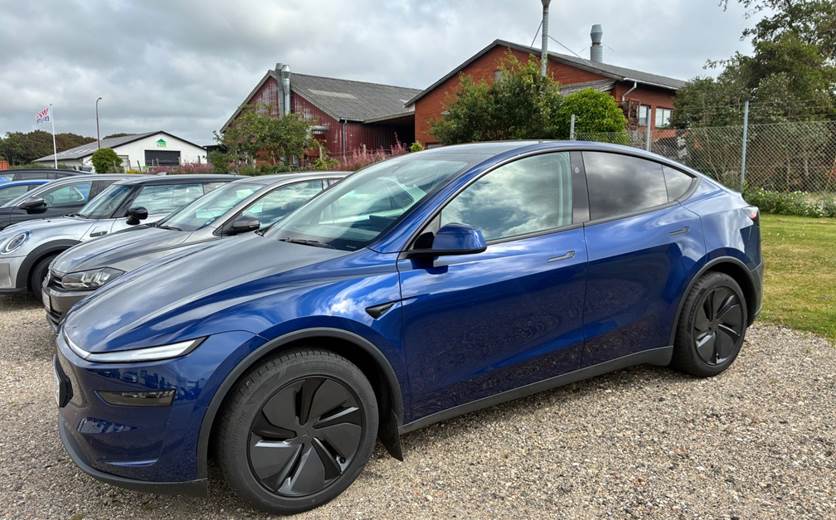 Tesla Model Y Long Range RWD