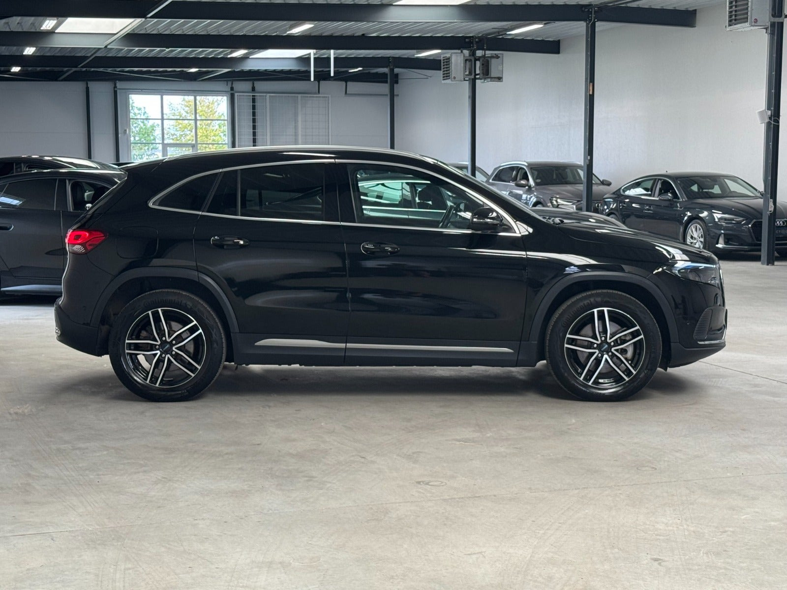 Sort Mercedes EQA250 fra 2023