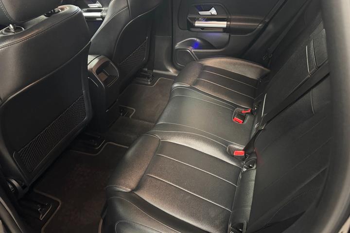 Sort Mercedes EQA250 fra 2023