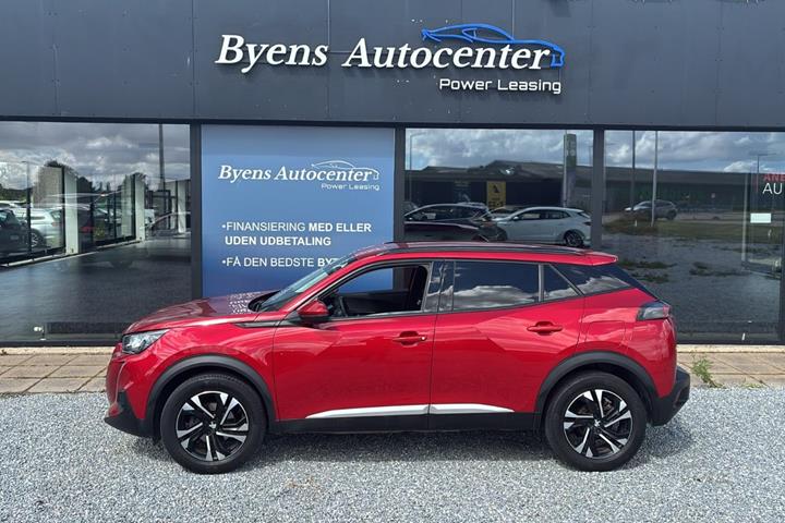 Rød Peugeot 2008 fra 2021