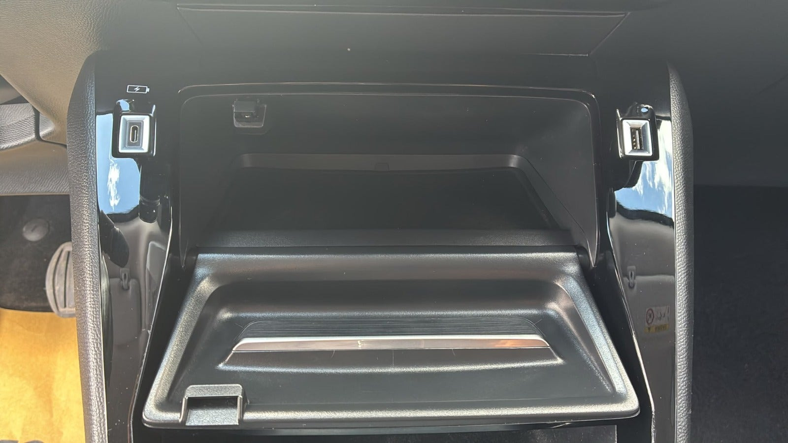 Rød Peugeot 2008 fra 2021