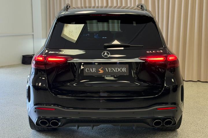 Sort Mercedes GLE53 fra 2025