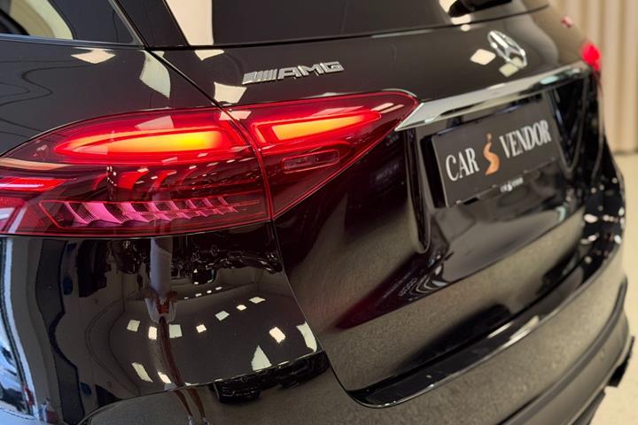 Sort Mercedes GLE53 fra 2025