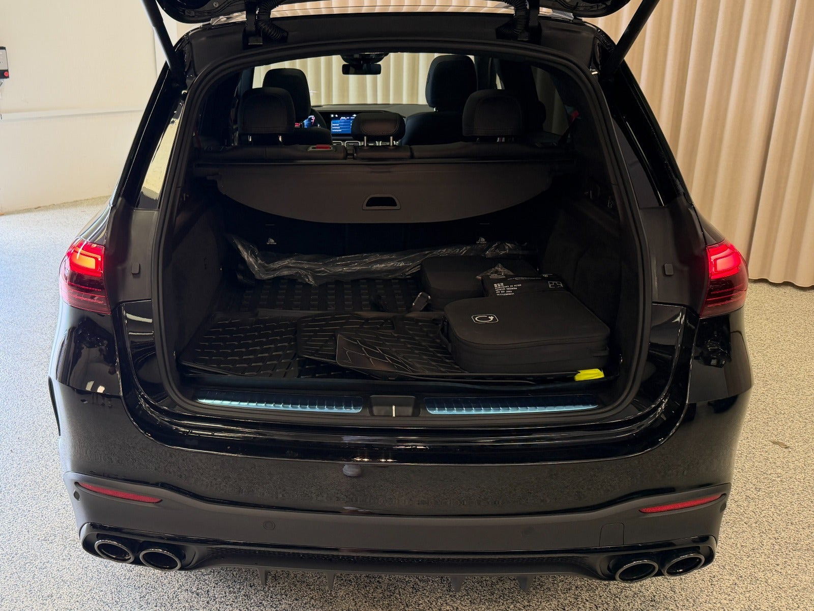 Sort Mercedes GLE53 fra 2025