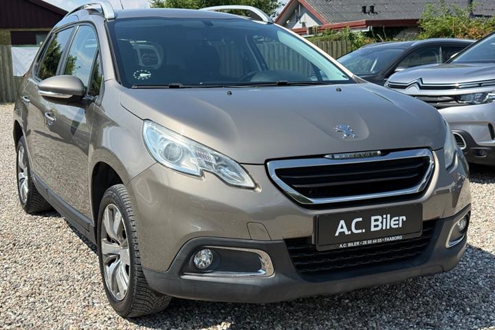 Orange Peugeot 2008 fra 2014